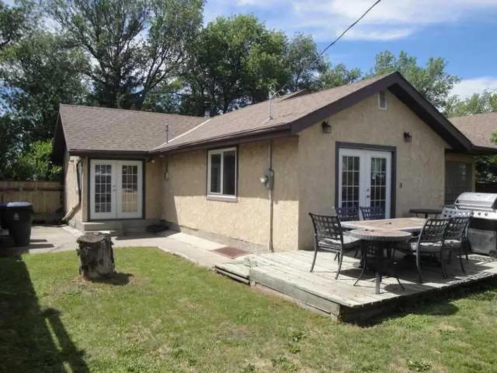 123 15th Street N Lethbridge AB T1H 2X3