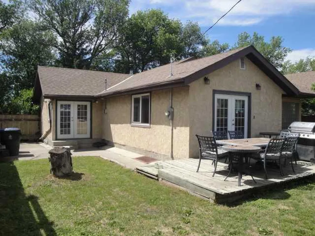 123 15th Street N Lethbridge AB T1H 2X3