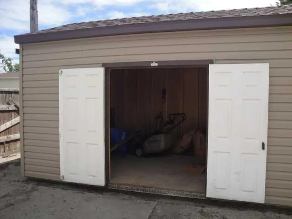 123 15th Street N Lethbridge AB T1H 2X3