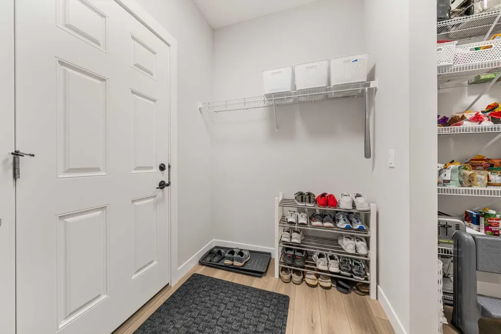 116 Rowmont Heath NW Calgary AB T3L 0H8