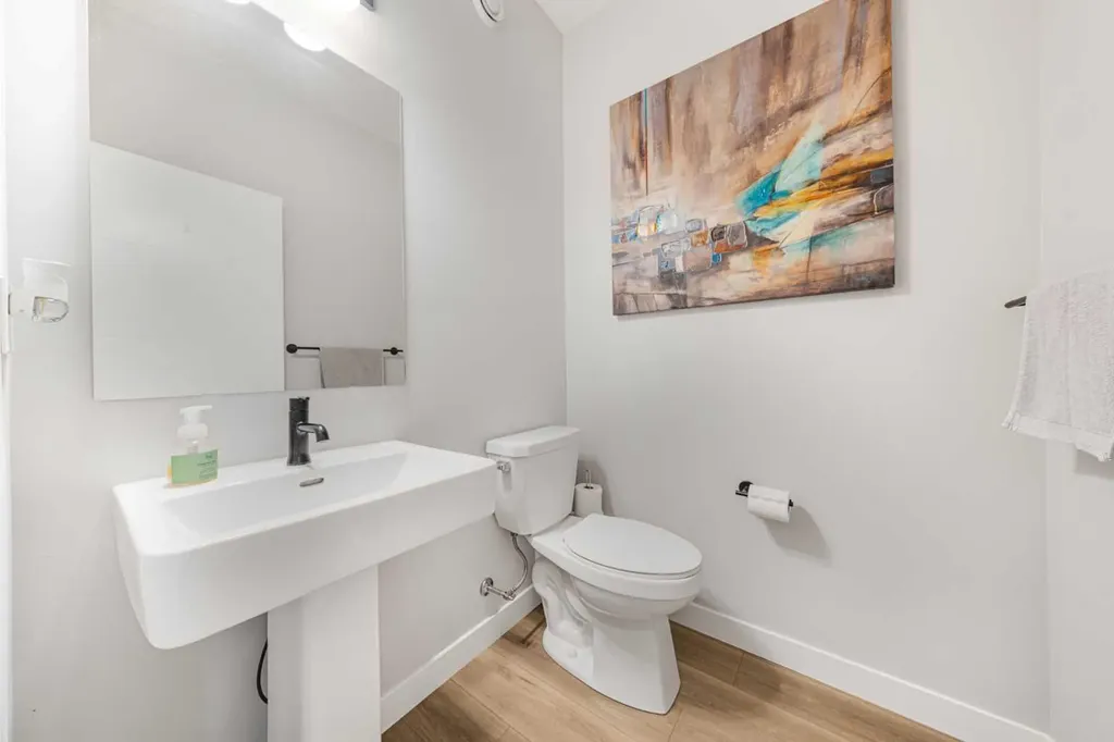 116 Rowmont Heath NW Calgary AB T3L 0H8