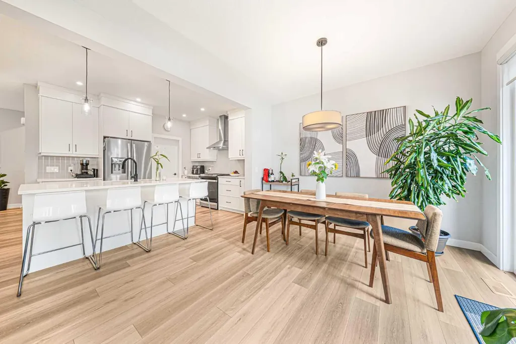 116 Rowmont Heath NW Calgary AB T3L 0H8