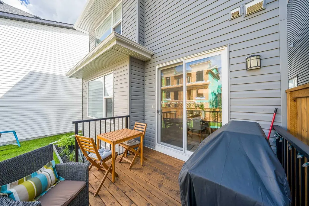 116 Rowmont Heath NW Calgary AB T3L 0H8