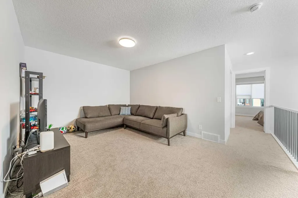 116 Rowmont Heath NW Calgary AB T3L 0H8