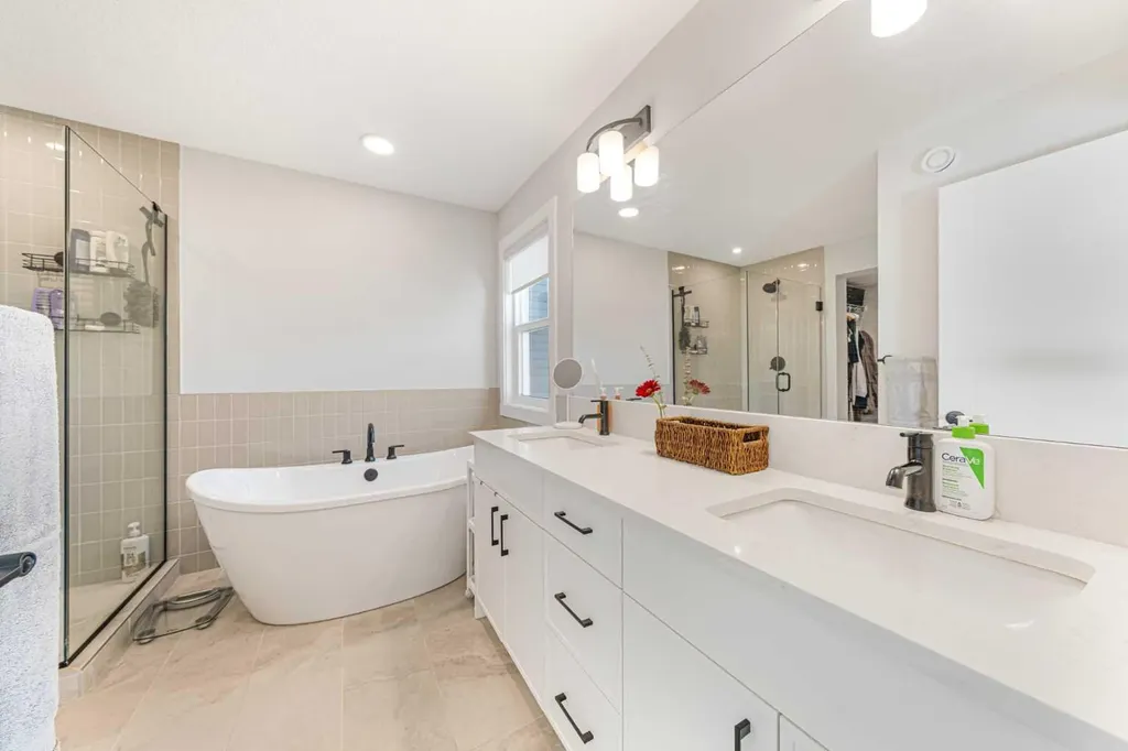 116 Rowmont Heath NW Calgary AB T3L 0H8