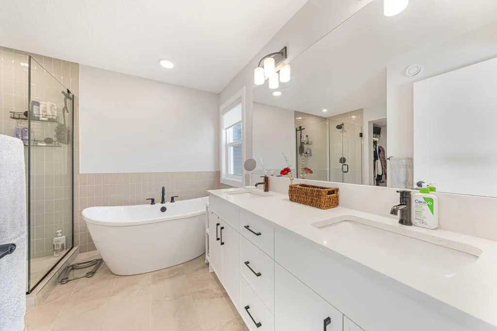 116 Rowmont Heath NW Calgary AB T3L 0H8