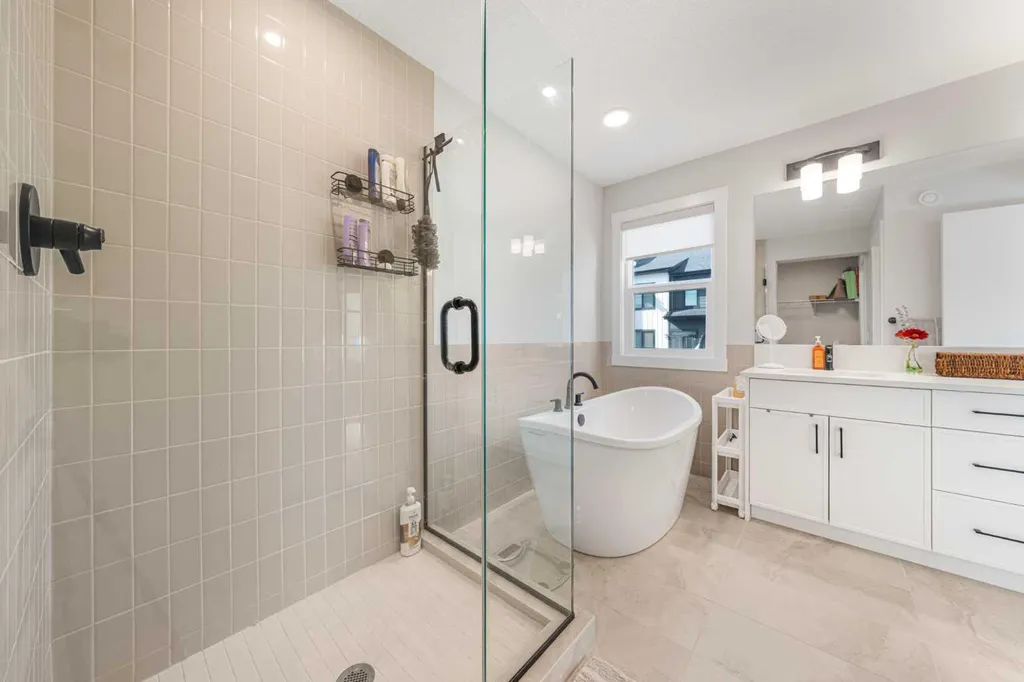 116 Rowmont Heath NW Calgary AB T3L 0H8