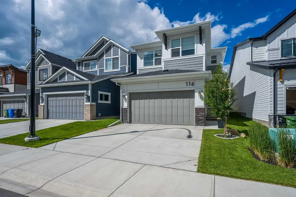 116 Rowmont Heath NW Calgary AB T3L 0H8
