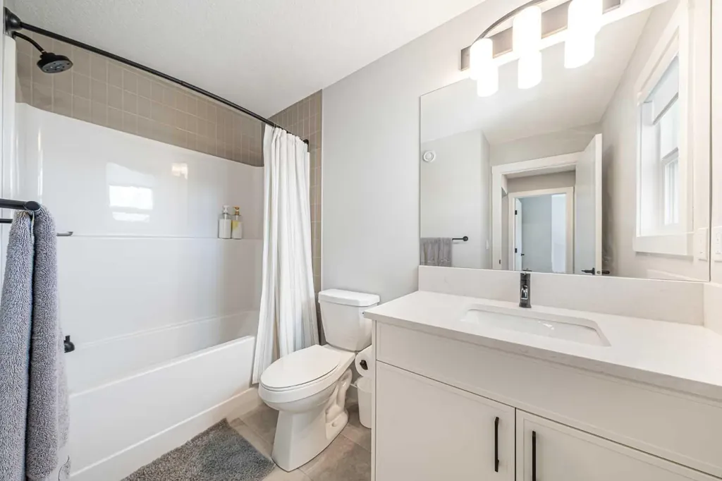 116 Rowmont Heath NW Calgary AB T3L 0H8