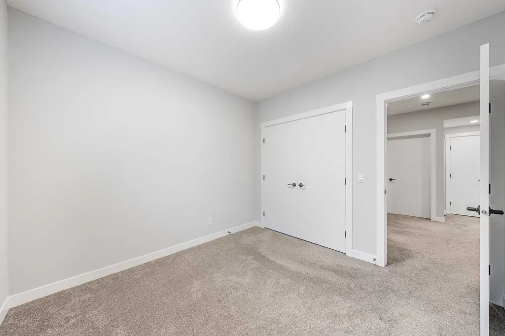 116 Rowmont Heath NW Calgary AB T3L 0H8
