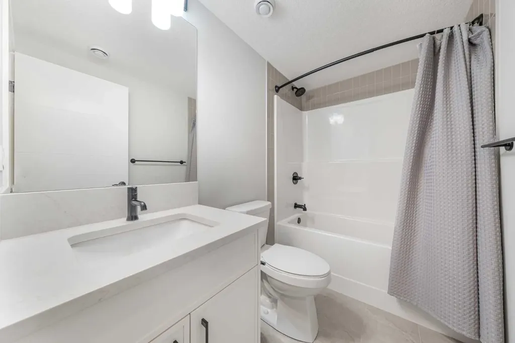 116 Rowmont Heath NW Calgary AB T3L 0H8