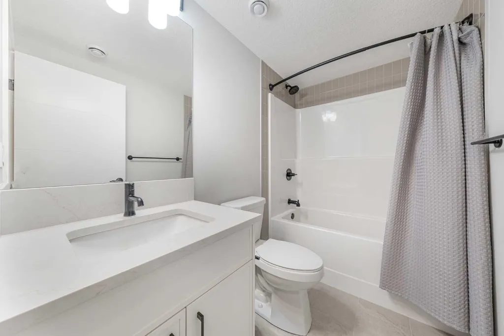 116 Rowmont Heath NW Calgary AB T3L 0H8