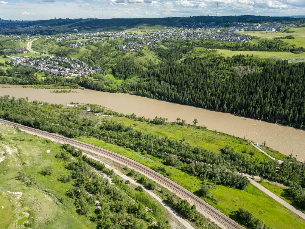 116 Rowmont Heath NW Calgary AB T3L 0H8