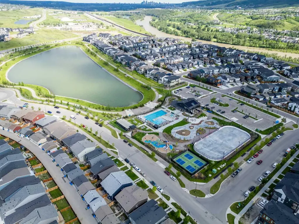 116 Rowmont Heath NW Calgary AB T3L 0H8