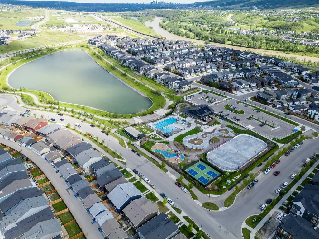 116 Rowmont Heath NW Calgary AB T3L 0H8