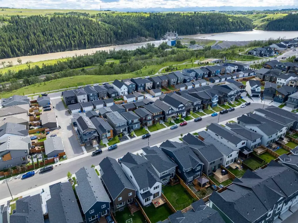 116 Rowmont Heath NW Calgary AB T3L 0H8