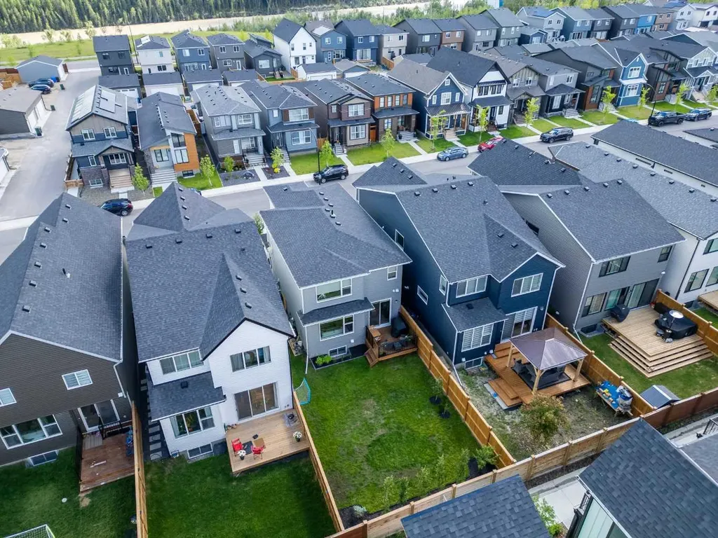 116 Rowmont Heath NW Calgary AB T3L 0H8
