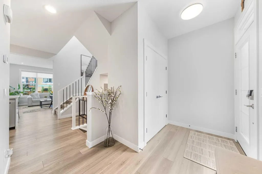 116 Rowmont Heath NW Calgary AB T3L 0H8