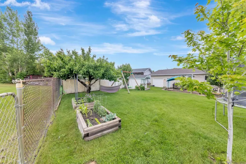5503 35 Street Lloydminster AB T9V 1S1