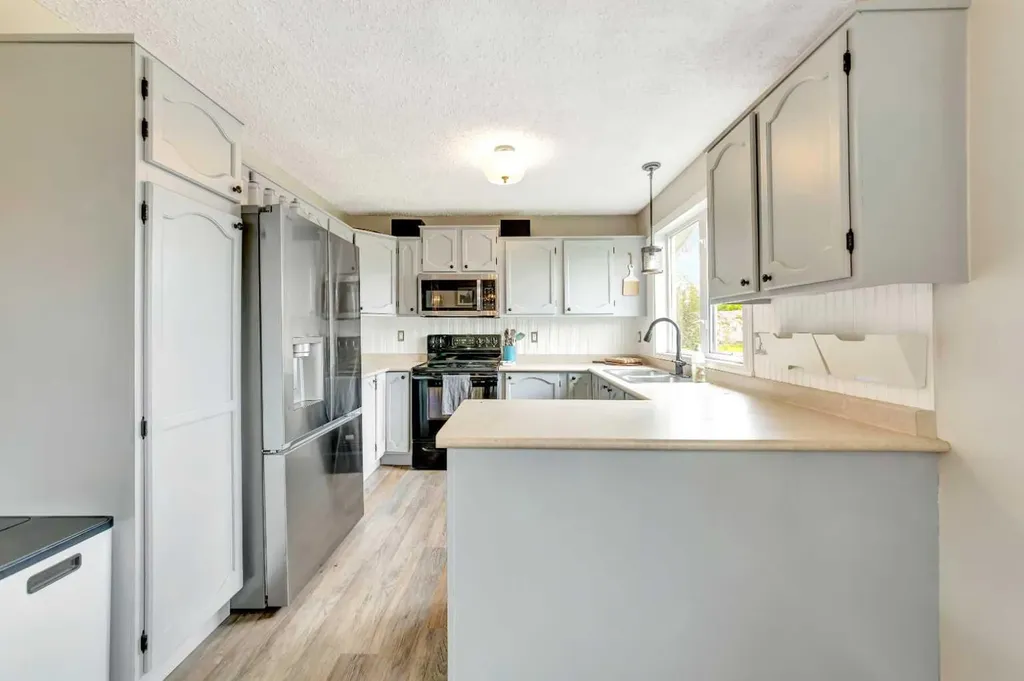 5503 35 Street Lloydminster AB T9V 1S1