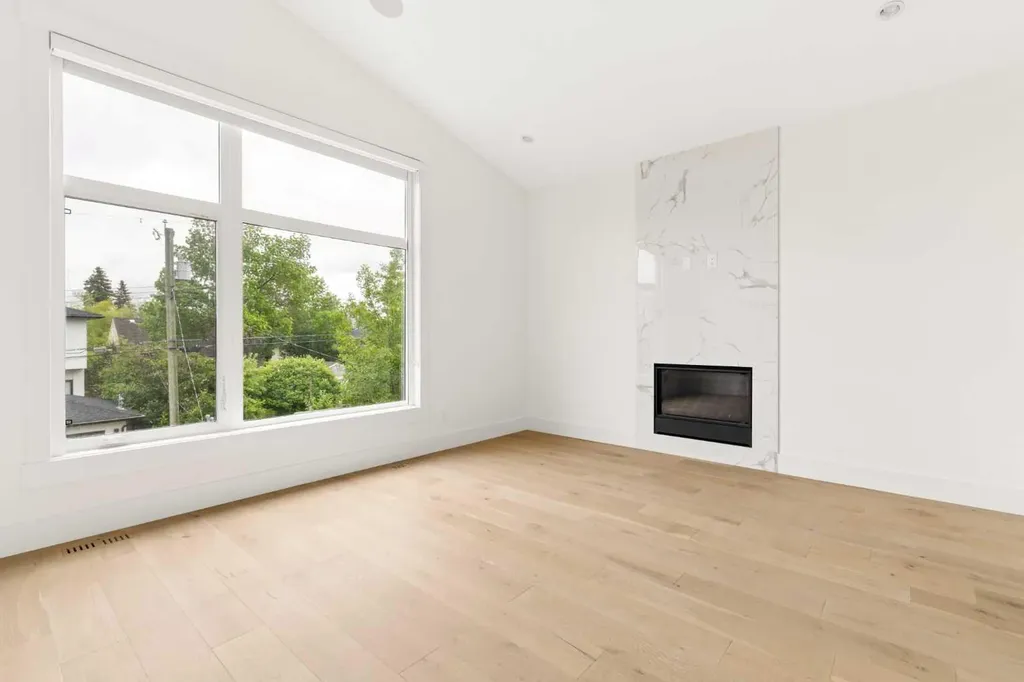 1430 27 Street SW Calgary AB T3C 1L3