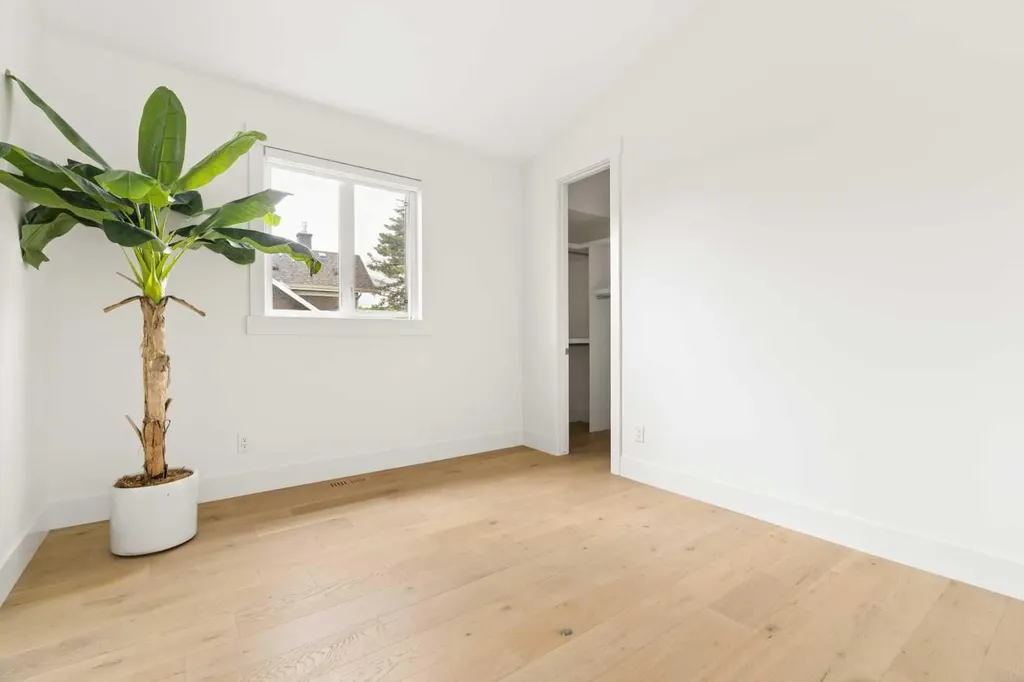 1430 27 Street SW Calgary AB T3C 1L3
