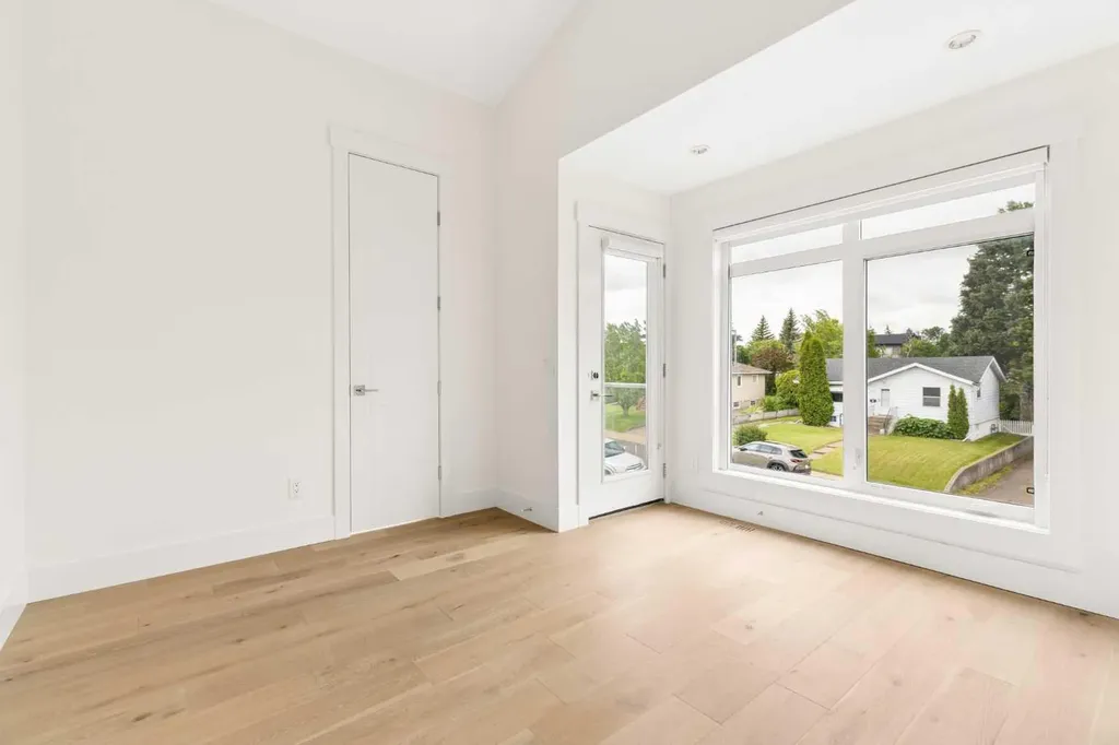 1430 27 Street SW Calgary AB T3C 1L3