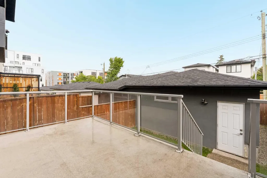 1430 27 Street SW Calgary AB T3C 1L3