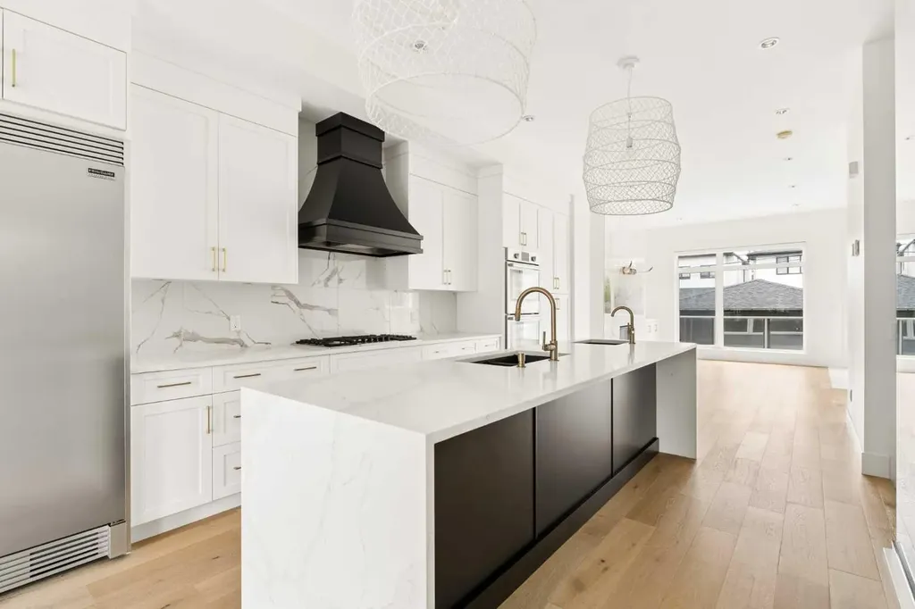 1430 27 Street SW Calgary AB T3C 1L3