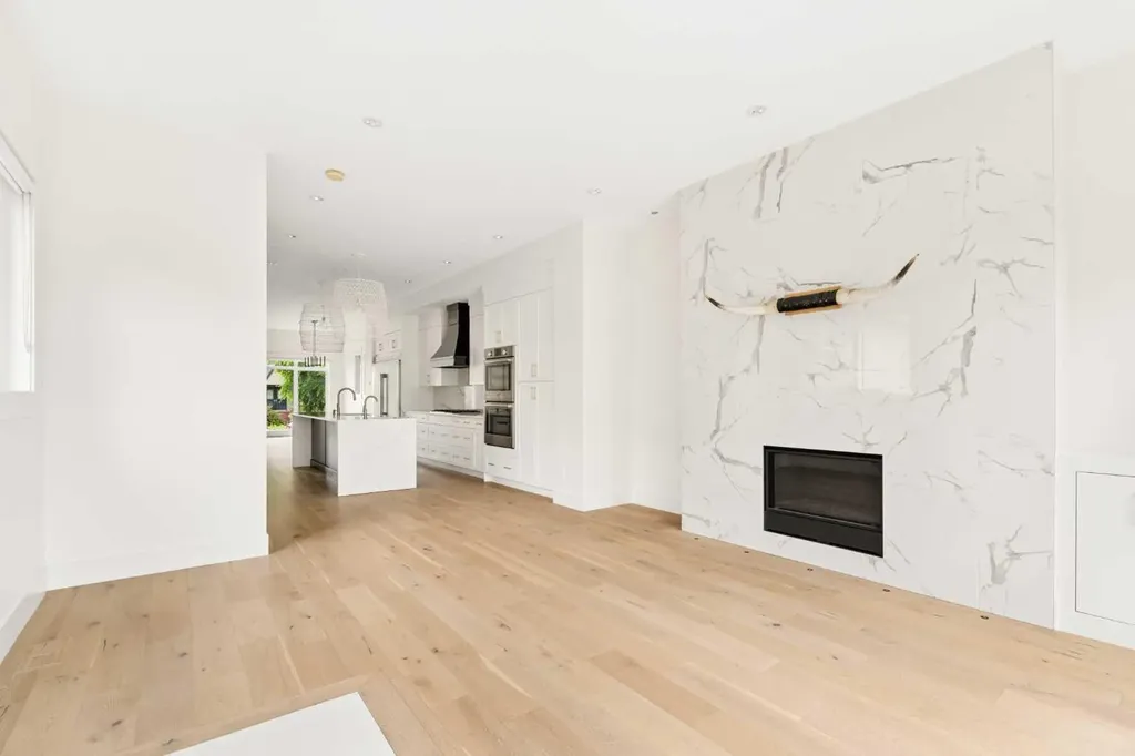 1430 27 Street SW Calgary AB T3C 1L3