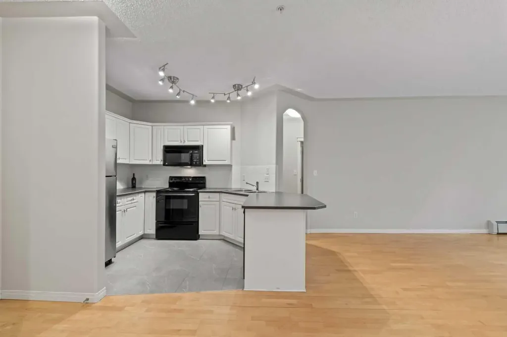 2419 Erlton Road SW Calgary AB T2S 3B8