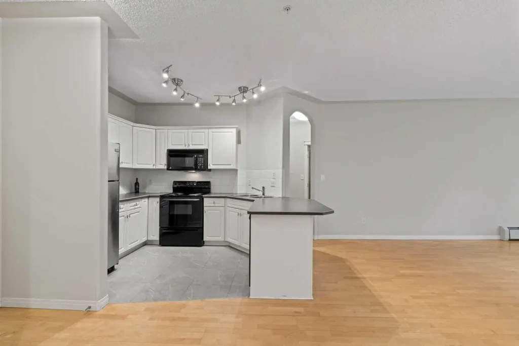 2419 Erlton Road SW Calgary AB T2S 3B8