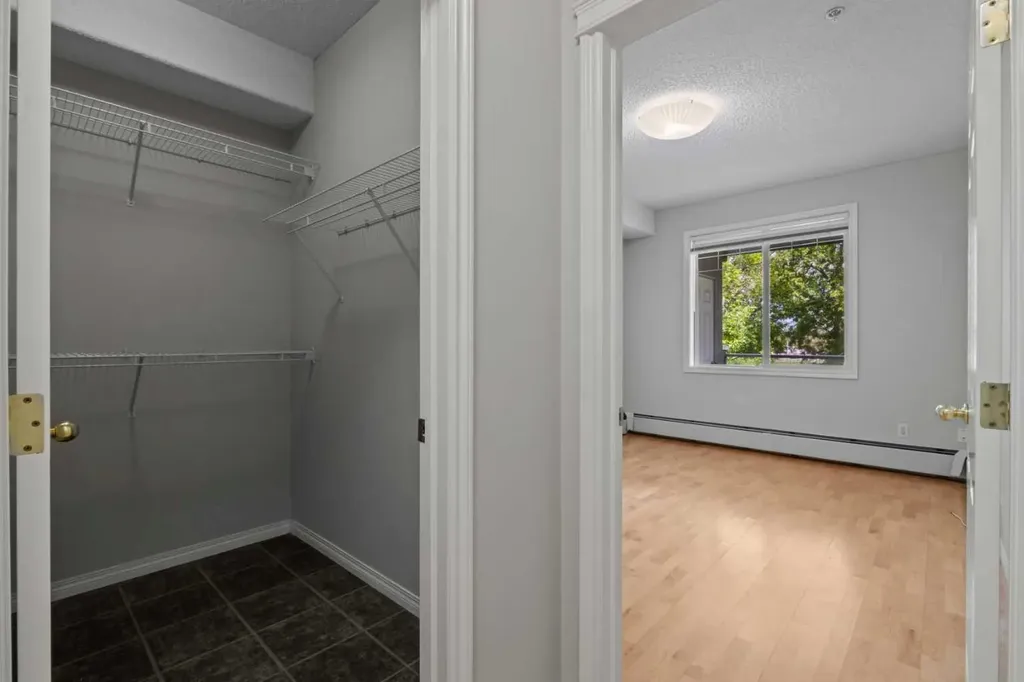 2419 Erlton Road SW Calgary AB T2S 3B8