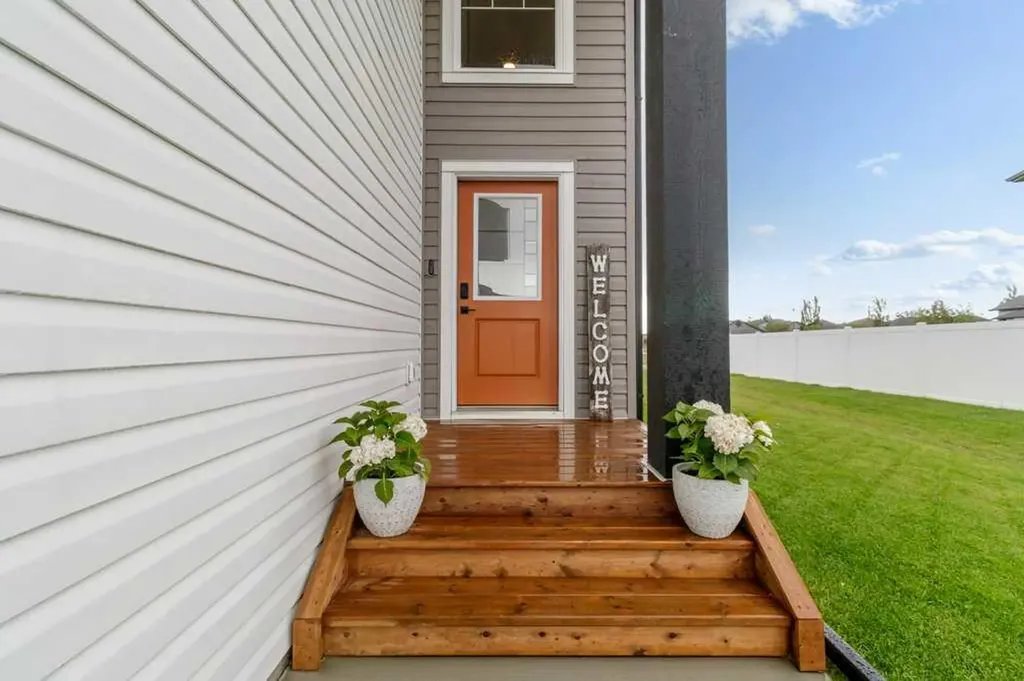 58 Bardwell Way Sylvan Lake AB T4S 0V4