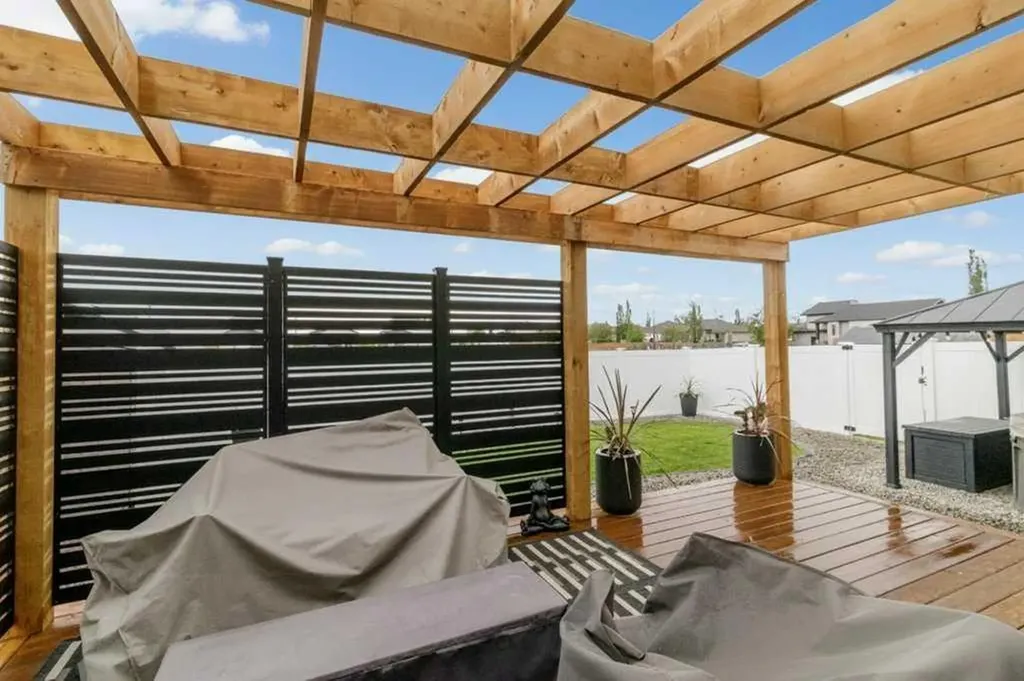 58 Bardwell Way Sylvan Lake AB T4S 0V4