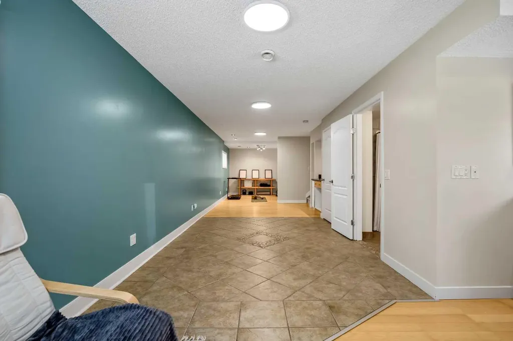 2705 11 Avenue SE Calgary AB T2A0E5
