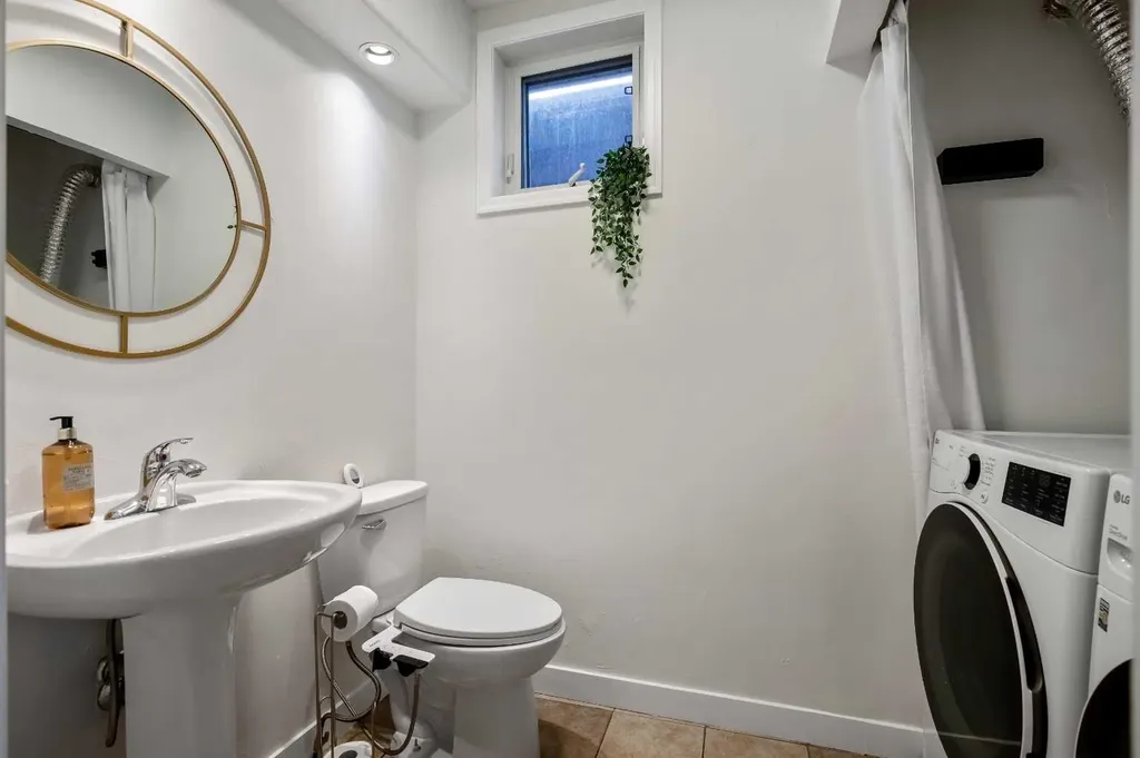 2705 11 Avenue SE Calgary AB T2A0E5