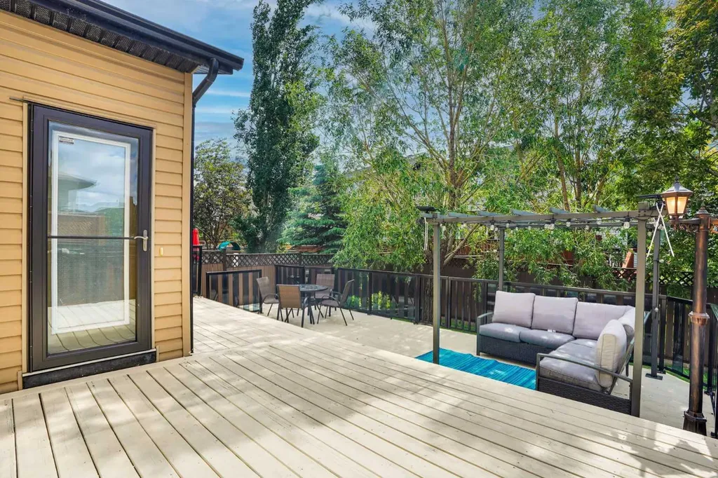 27 Brightoncrest Common SE Calgary AB T2Z 0N8