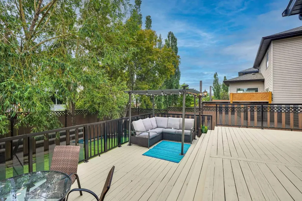27 Brightoncrest Common SE Calgary AB T2Z 0N8