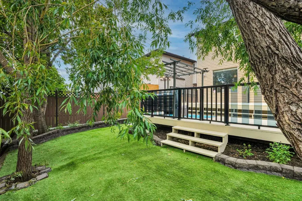 27 Brightoncrest Common SE Calgary AB T2Z 0N8