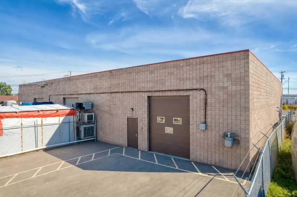 3605 Bonnybrook Road SE Calgary AB T2G0B8