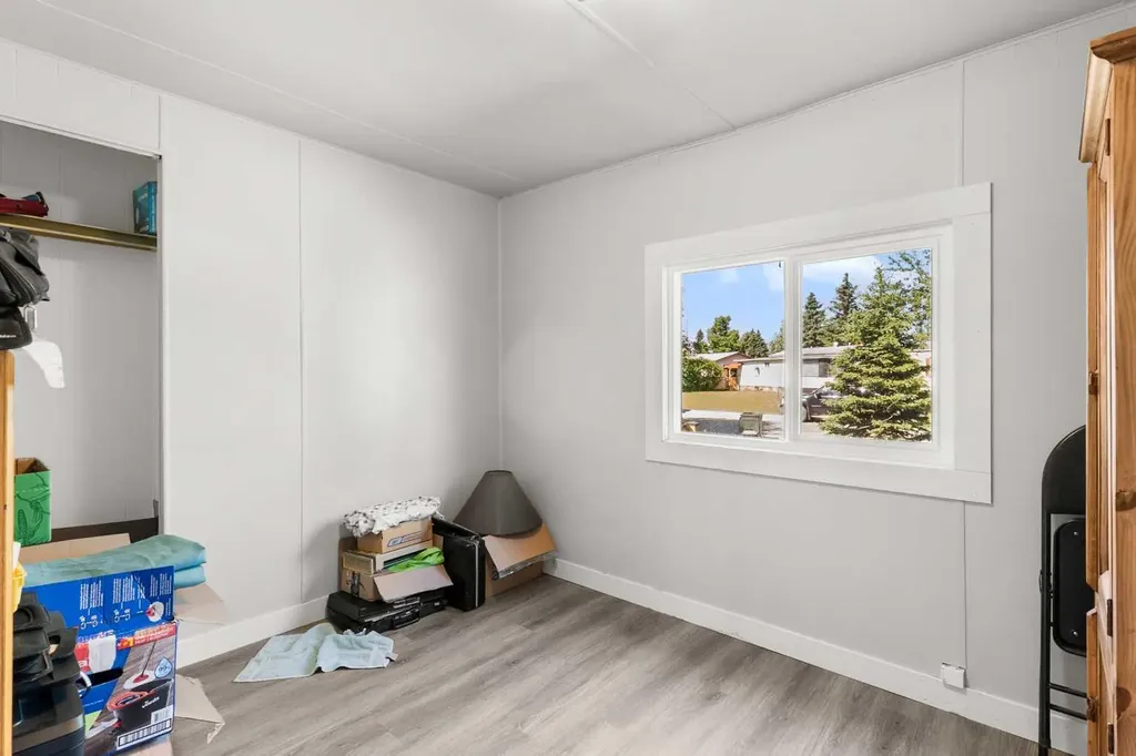 7 Tamarack Crescent NW Sundre AB T0M 1X0