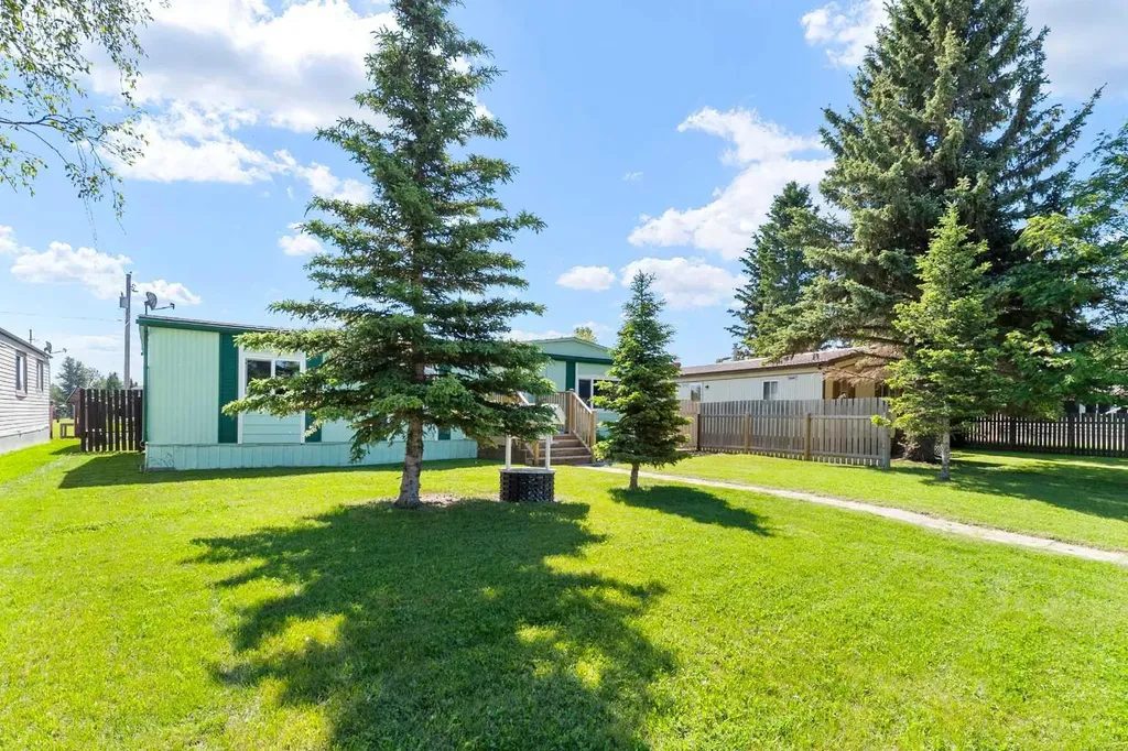 7 Tamarack Crescent NW Sundre AB T0M 1X0