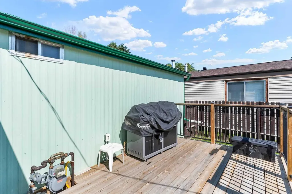 7 Tamarack Crescent NW Sundre AB T0M 1X0