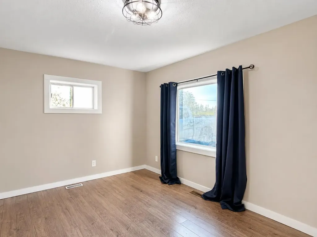 9321 104 Avenue Grande Prairie AB T8V 1C8