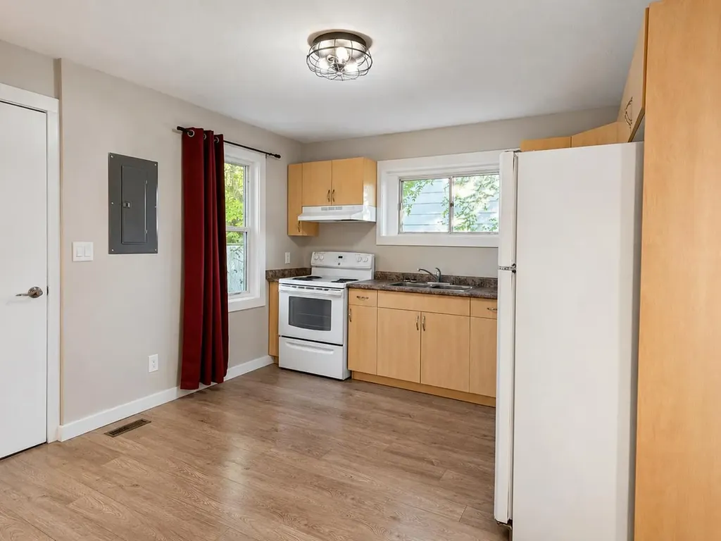 9321 104 Avenue Grande Prairie AB T8V 1C8