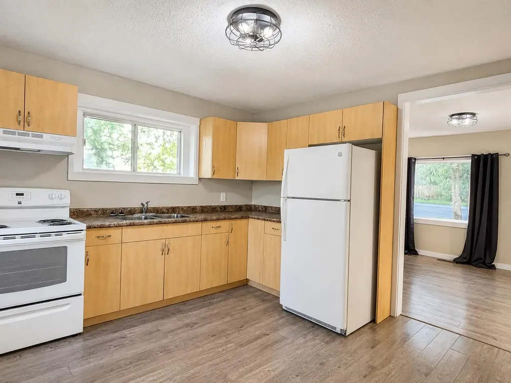 9321 104 Avenue Grande Prairie AB T8V 1C8