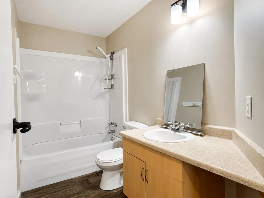 9321 104 Avenue Grande Prairie AB T8V 1C8