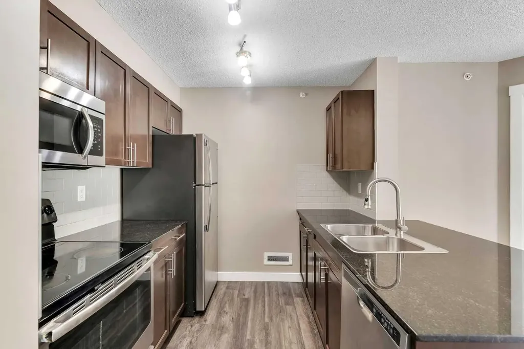 10 Kincora Glen Park NW Calgary AB T3R0C1