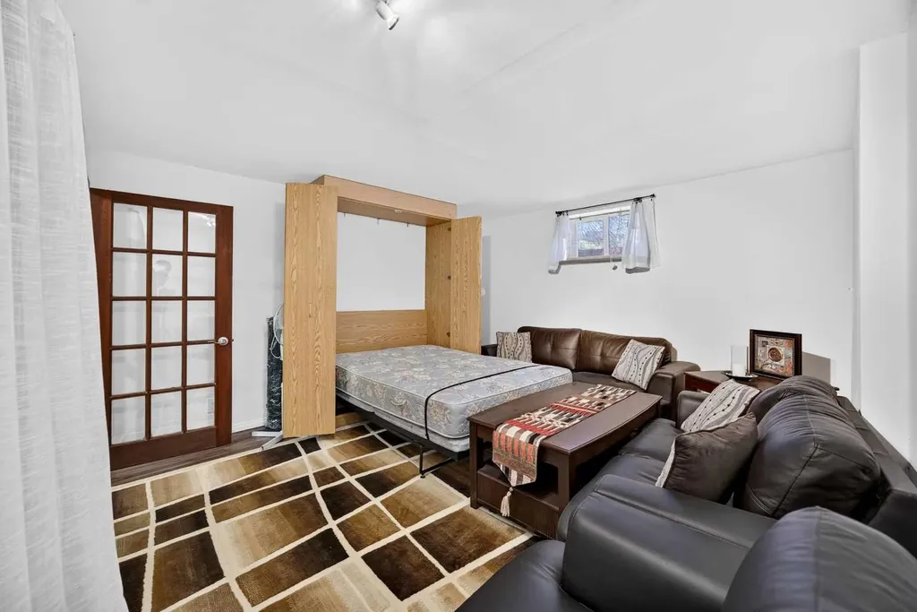 6417 26 Avenue NE Calgary AB T1Y 4H2